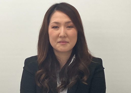 営業担当 目黒　里紗